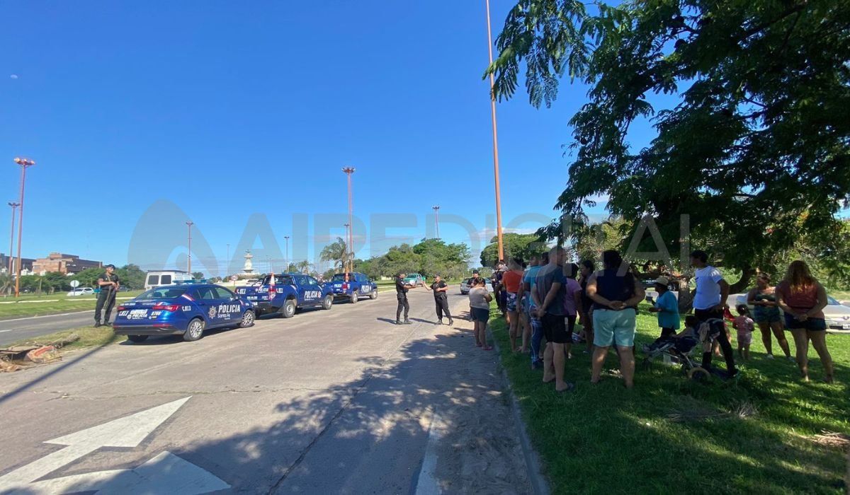 Vecinos de la Vuelta del Paraguayo amenazan con cortes de ruta en caso de que no vuelva la luz al barrio.