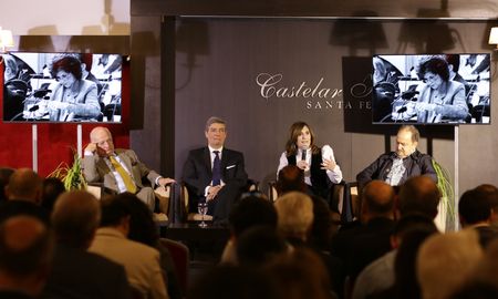 El Concejo de Santa Fe recordó la Reforma con la presencia de convencionales locales. El Concejo de Santa Fe recordó la Reforma con la presencia de convencionales locales.