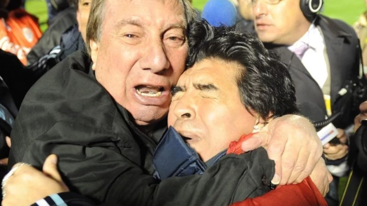 Carlos Bilardo aún no sabe que Diego Maradona falleció y el hermano del exDT cuenta cómo hacen para evitar que se entere.