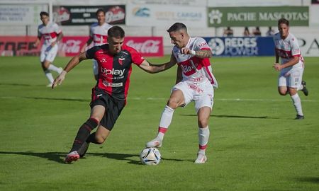 Colón jugó mal, perdió con Deportivo Morón y ahora comparte la punta en la Primera Nacional. Colón jugó mal, perdió con Deportivo Morón y ahora comparte la punta en la Primera Nacional.