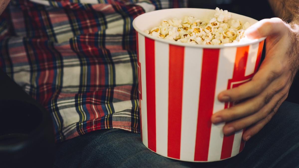 Este es el precio de un balde de pochoclos en el cine.
