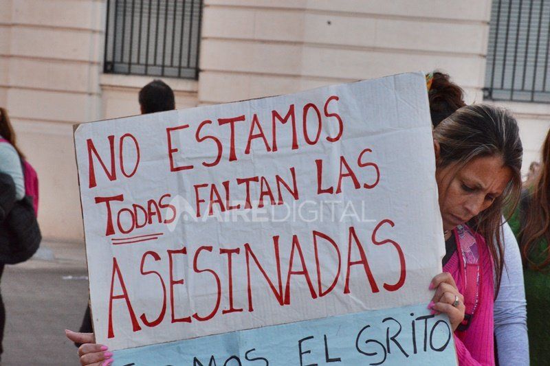 Ni Una Menos Santa Fe 2019 _Ph Gonzalo Gorosito_marca.jpg