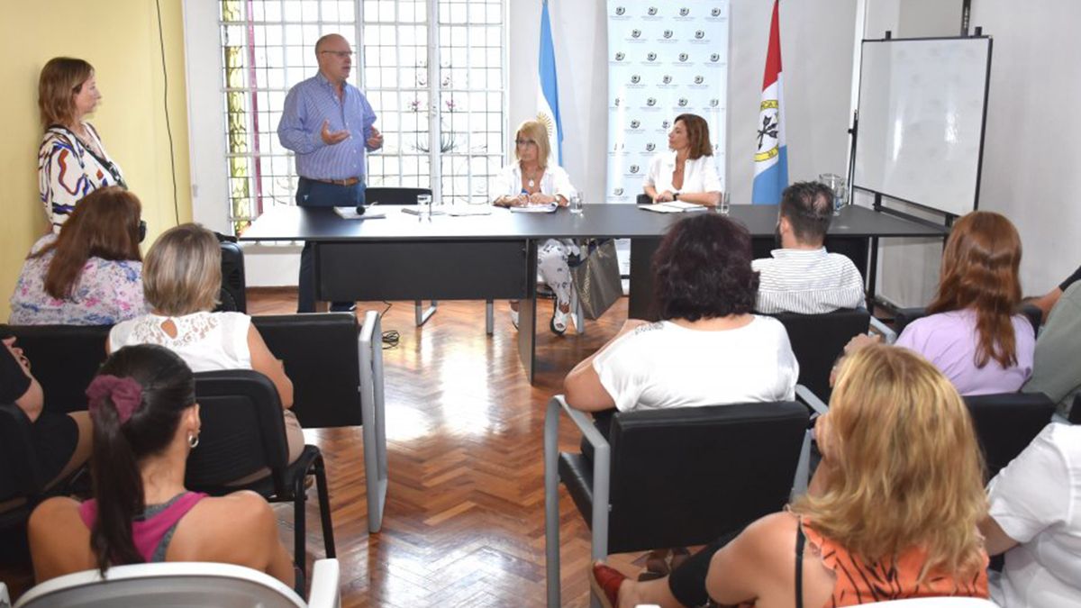 El titular de la Defensoría, Jorge Henn, explicó que durante el taller se trabajó “en la identificación temprana de posibles obstáculos en el proceso de aprendizaje y participación de los estudiantes con discapacidad”. El titular de la Defensoría, Jorge Henn, explicó que durante el taller se trabajó “en la identificación temprana de posibles obstáculos en el proceso de aprendizaje y participación de los estudiantes con discapacidad”.