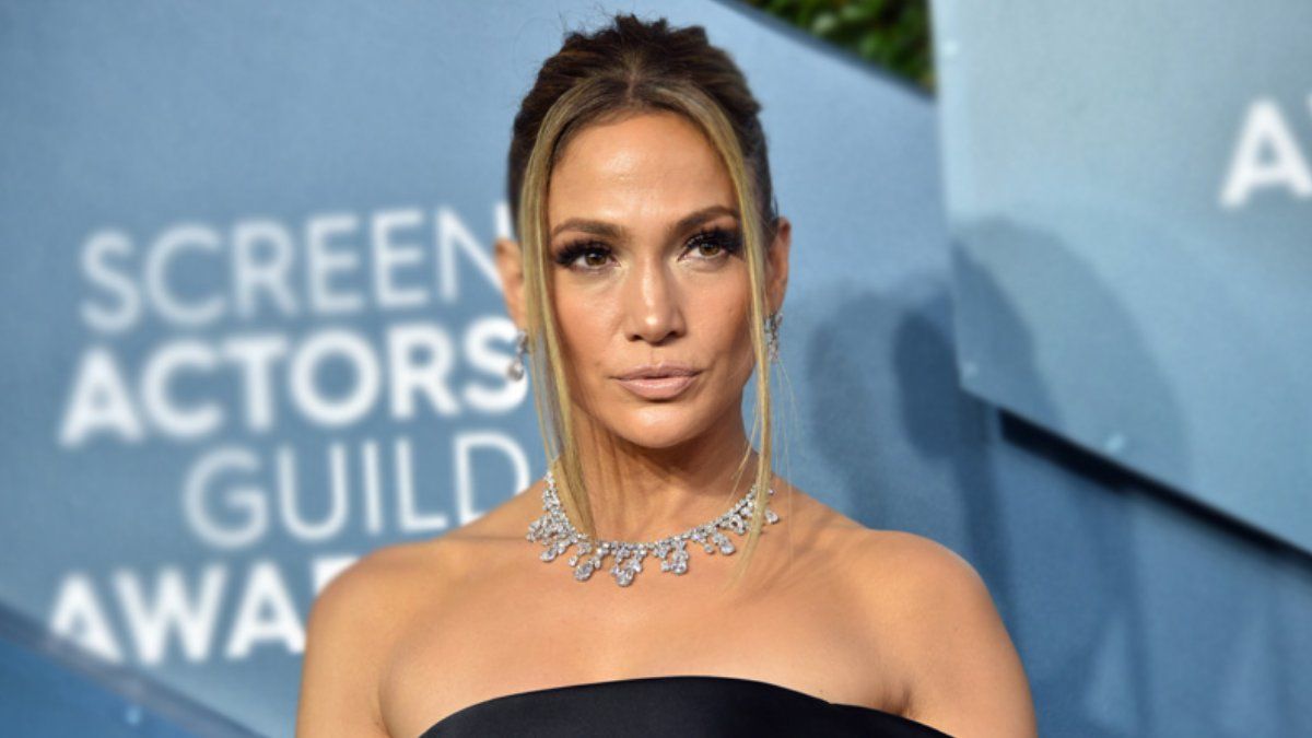 Halftime&nbsp;ofrece un vistazo íntimo al detrás de escena de Jennifer Lopez y el valor y la determinación que la han convertido en el ícono que es en la actualidad.