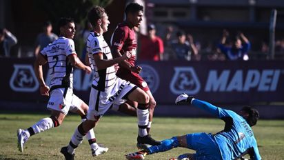 Colón perdió en la última jugada del partido ante Lanús por la Copa Proyección