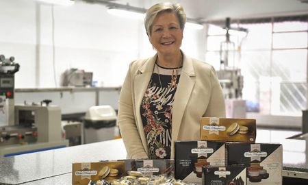 Silvia Chus, una de las titulares de la firma Alfajores Pampeanos. Silvia Chus, una de las titulares de la firma Alfajores Pampeanos.