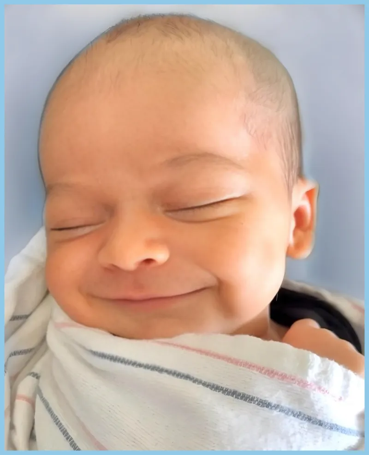 Ezra Mansoor, un bebé de solo seis semanas, perdió la vida de manera trágica en Knoxville, Tennessee. Ezra Mansoor, un bebé de solo seis semanas, perdió la vida de manera trágica en Knoxville, Tennessee.