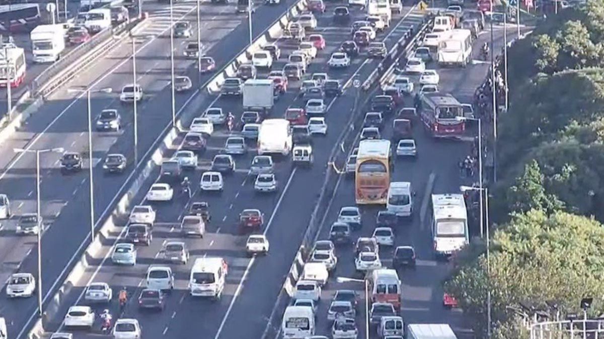 Un reflejo de lo que fue el fin de semana lo da el tr&aacute;nsito: el viernes por la tarde, cuando empez&oacute; el &eacute;xodo desde la Ciudad de Buenos Aires y el conurbano bonaerense hacia otros puntos del pa&iacute;s.