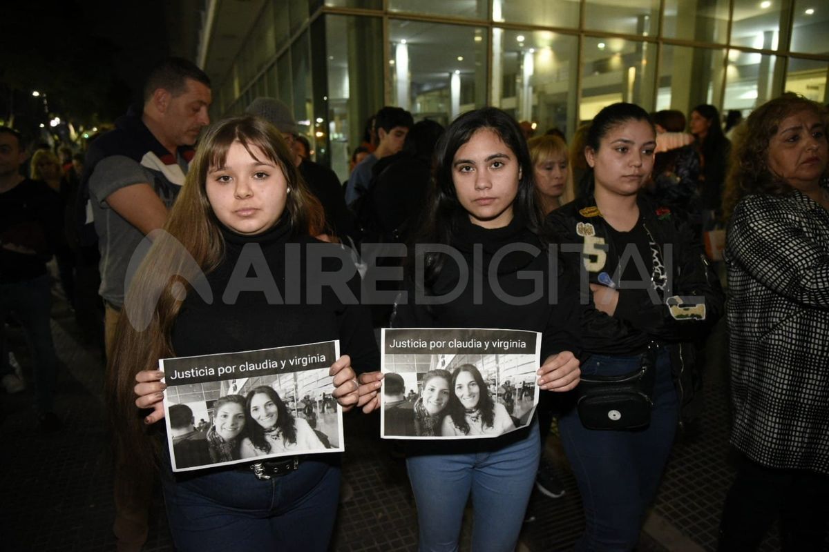 Una semana atrás, una balacera terminó con la vida de Claudia Deldebbio, de 58 años. Su hija Virginia Ferreyra, una profesora de danzas árabes, pelea por su vida.