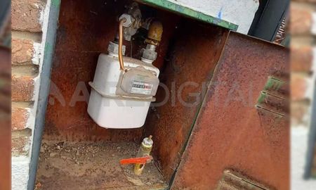 Los ladrones se apoderaron de los flexibles de cobre del regulador de gas y los vecinos tuvieron se quedaron sin servicio. Los ladrones se apoderaron de los flexibles de cobre del regulador de gas y los vecinos tuvieron se quedaron sin servicio.