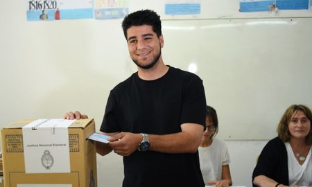 Con Agustín Pellegrini a la cabeza, el triunfo de La Libertad Avanza en la ciudad de Santa Fe en las elecciones 2025 fue inobjetable. Con Agustín Pellegrini a la cabeza, el triunfo de La Libertad Avanza en la ciudad de Santa Fe en las elecciones 2025 fue inobjetable.