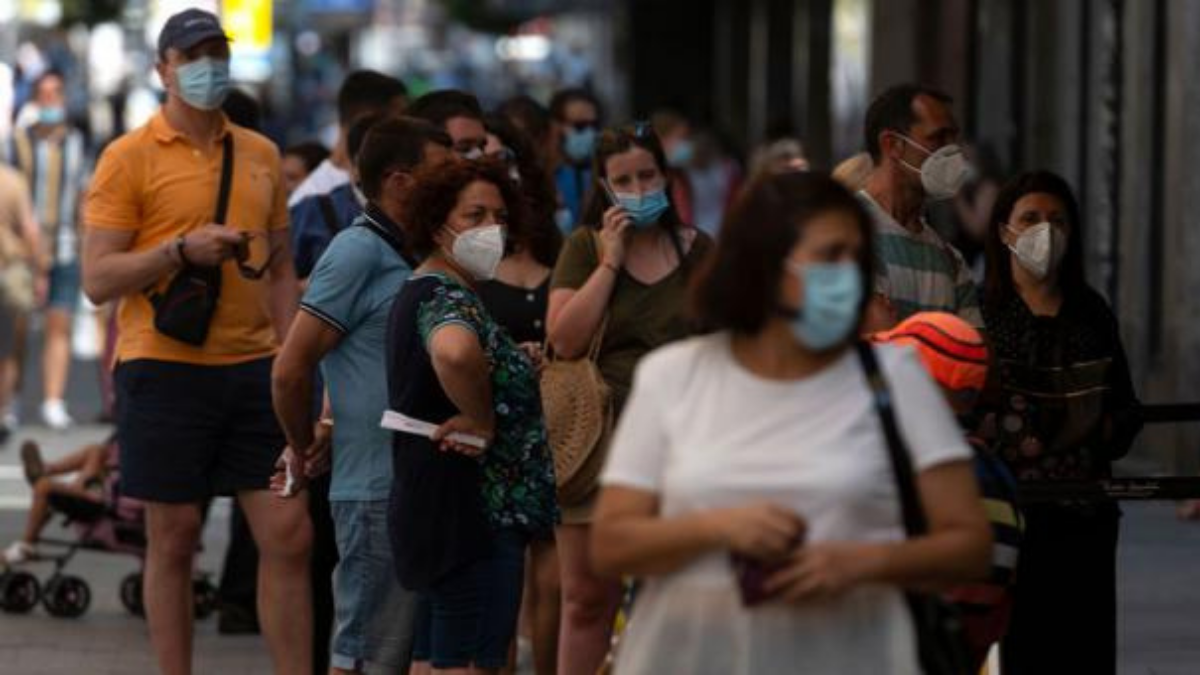 La variante Delta de covid complica al mundo.