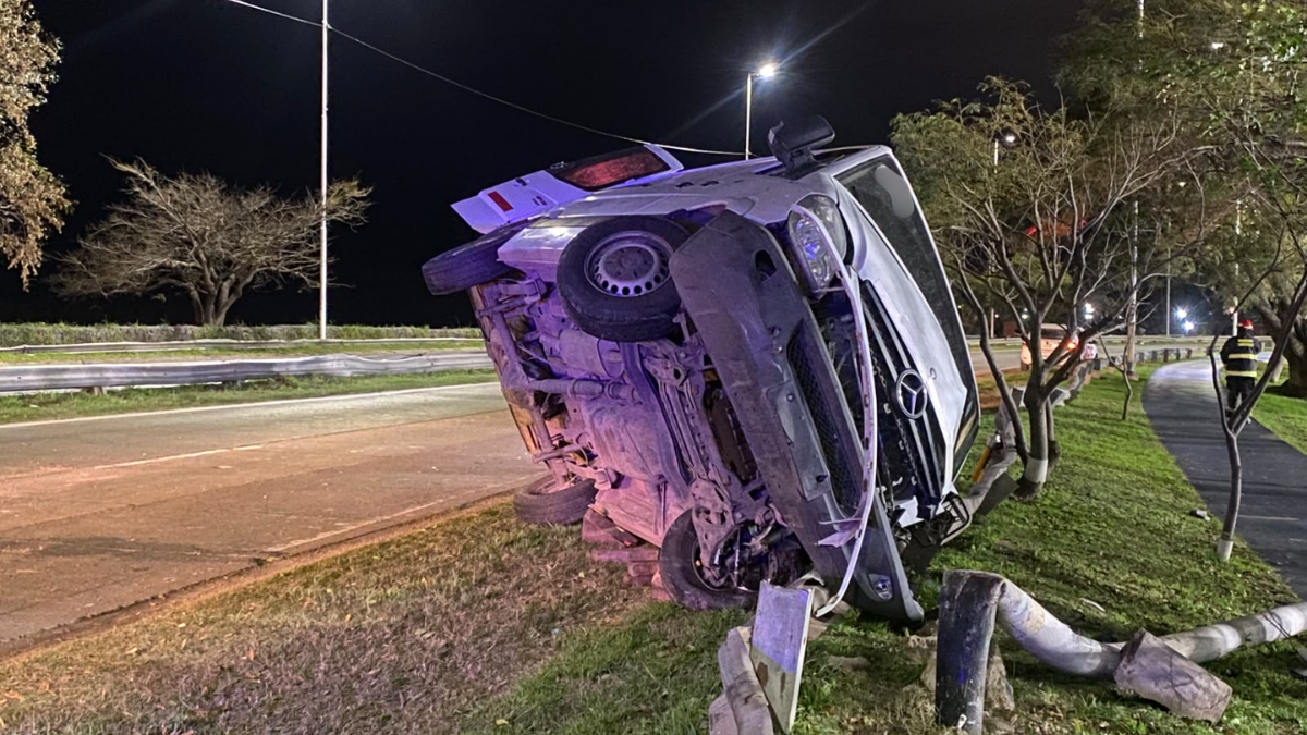 Así quedó la camioneta. Así quedó la camioneta.