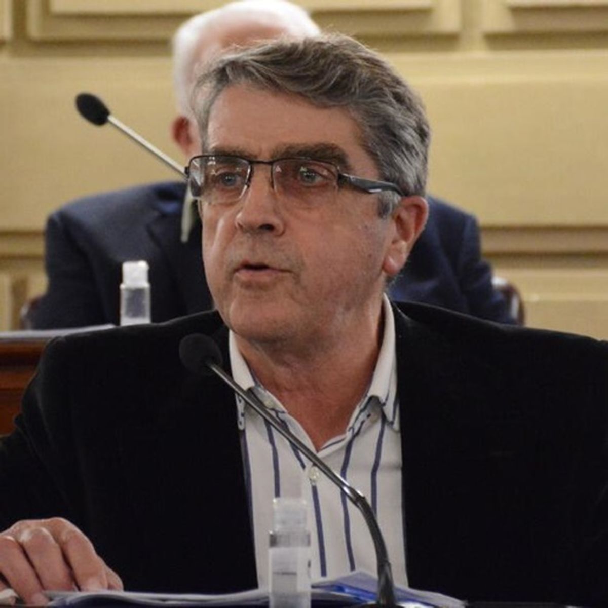 El único legislador que se abstuvo en la votación fue el senador por el departamento San Lorenzo, Armando Traferri. El único legislador que se abstuvo en la votación fue el senador por el departamento San Lorenzo, Armando Traferri.