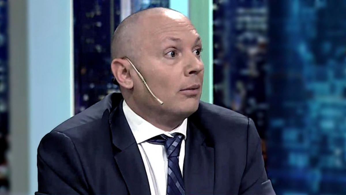 El texto revoca el procesamiento de "Marcelo Sebastián D’Alessio en lo que respecta a su participación en el hecho denominado "GNL-Enarsa"