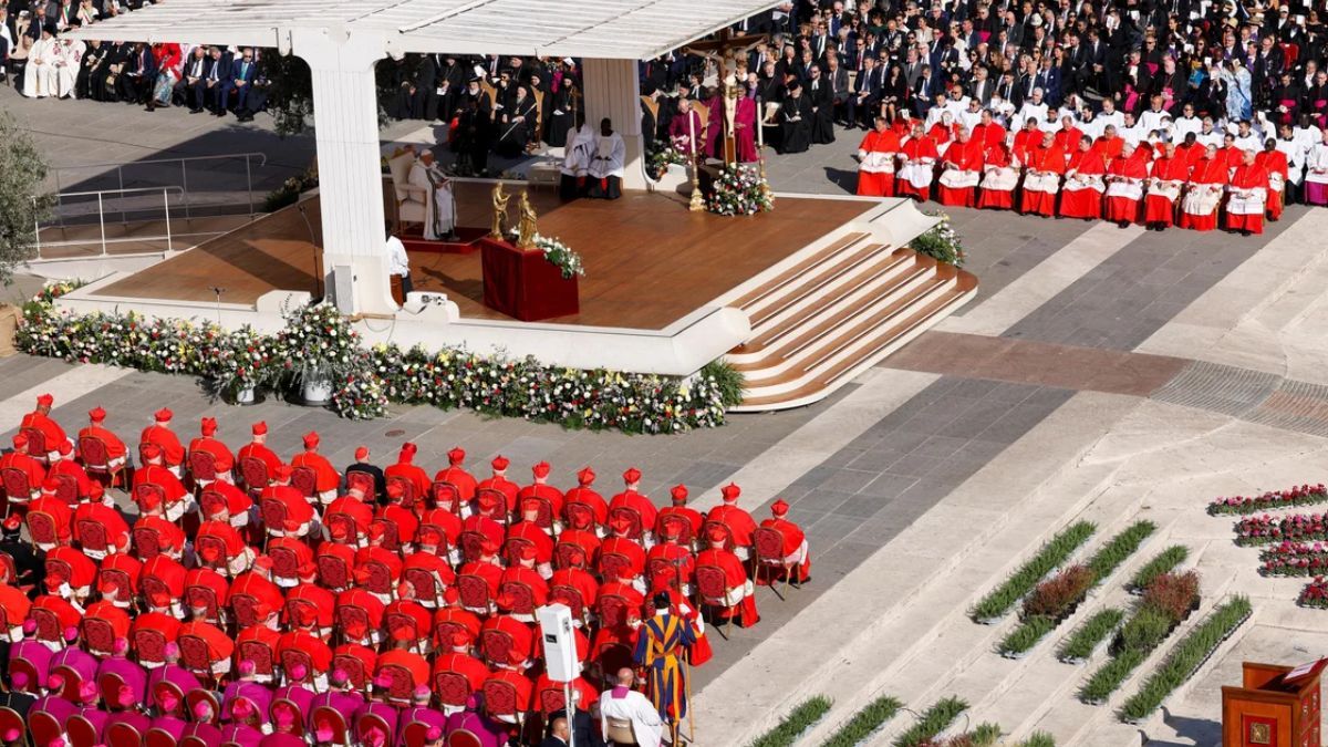 135 cardenales serán los encargados de votar al sucesor del papa Francisco.