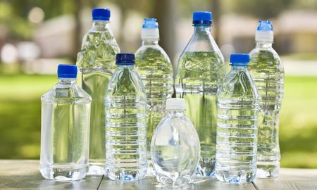 razones por las que no deberias volver a llenar una botella con agua tantas veces como quisieras razones por las que no deberias volver a llenar una botella con agua tantas veces como quisieras