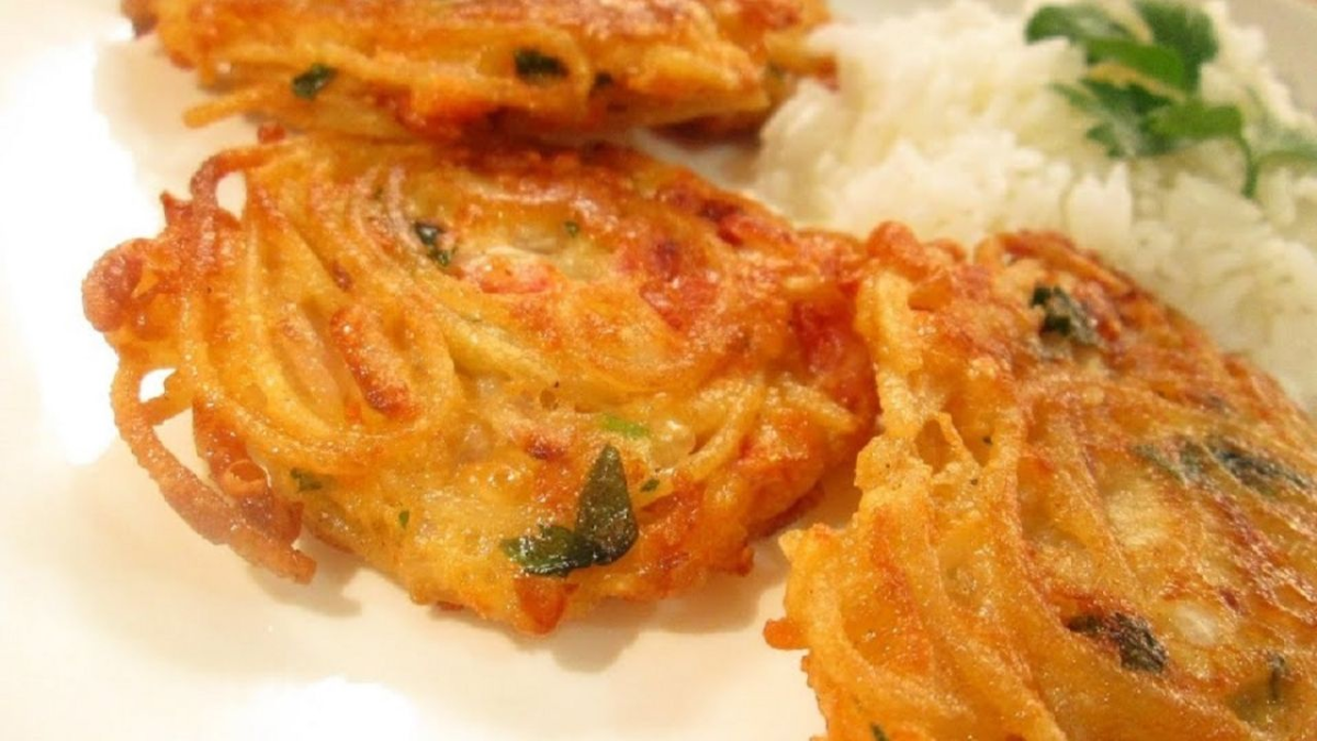 Buñuelos de fideos sencillos y deliciosos: la receta ideal para usar las sobras