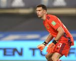 Damián Emiliano Martínez llevó tranquilidad a través de un posteo en Instagram y aseguró que ya está recuperado del golpe sufrido en el último partido de Aston Villa. Damián Emiliano Martínez llevó tranquilidad a través de un posteo en Instagram y aseguró que ya está recuperado del golpe sufrido en el último partido de Aston Villa.