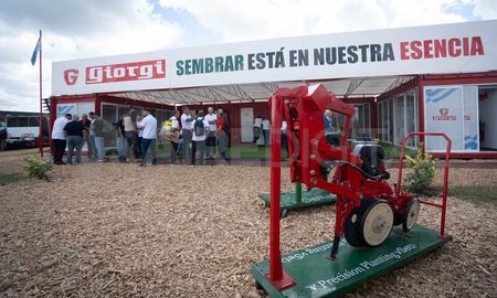 Giorgi dijo presente en la Expoagro 2025 que se realizó en San Nicolás. Giorgi dijo presente en la Expoagro 2025 que se realizó en San Nicolás.