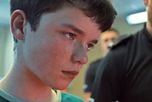 Adolescencia es una miniserie de Netflix creada por Jack Thorne y Stephen Graham que narra el caso de Jamie, un chico de 13 años que asesina a puñaladas a su compañera de clase, Katie. Adolescencia es una miniserie de Netflix creada por Jack Thorne y Stephen Graham que narra el caso de Jamie, un chico de 13 años que asesina a puñaladas a su compañera de clase, Katie.