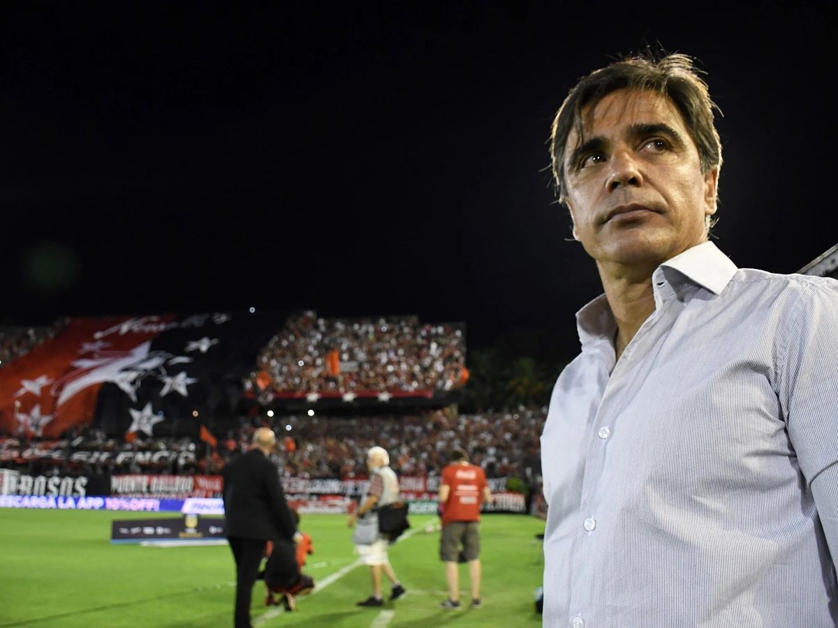 Javier Sanguinetti presentó su renuncia como entrenador de Newells Old Boys