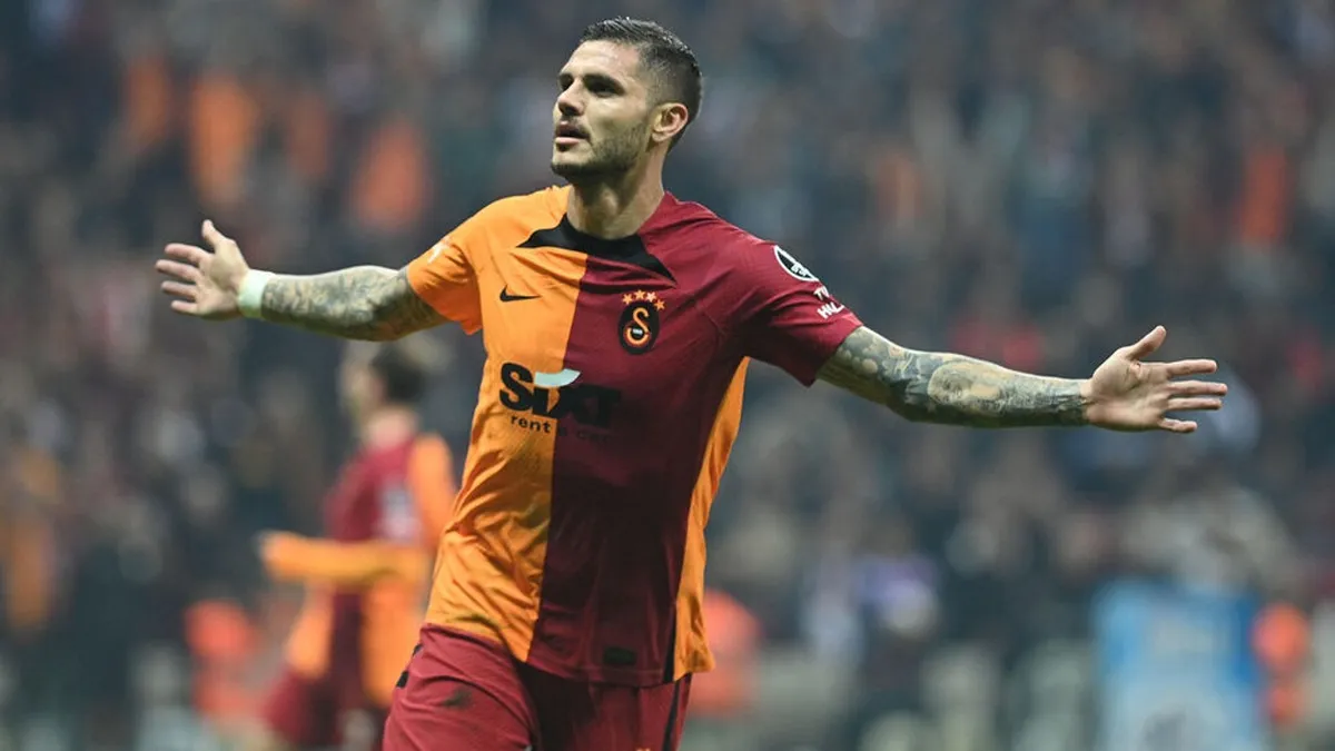 Mauro Icardi habla con un equipo de la Liga Profesional.