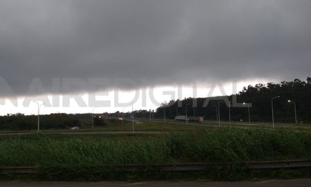Se prevén lluvias intensas en cortos períodos, caída de granizo, fuerte actividad eléctrica y ráfagas que podrían superar los 70 km/h. Se prevén lluvias intensas en cortos períodos, caída de granizo, fuerte actividad eléctrica y ráfagas que podrían superar los 70 km/h.