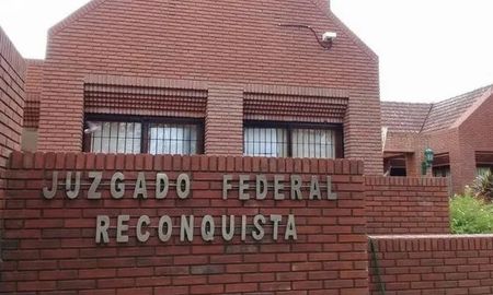 El juez federal de Reconquista, Aldo Alurralde, es quien fue designado para intervenir en las causas de la universidad ubicada en la ciudad de Roque Sáenz Peña, Chaco. El juez federal de Reconquista, Aldo Alurralde, es quien fue designado para intervenir en las causas de la universidad ubicada en la ciudad de Roque Sáenz Peña, Chaco.