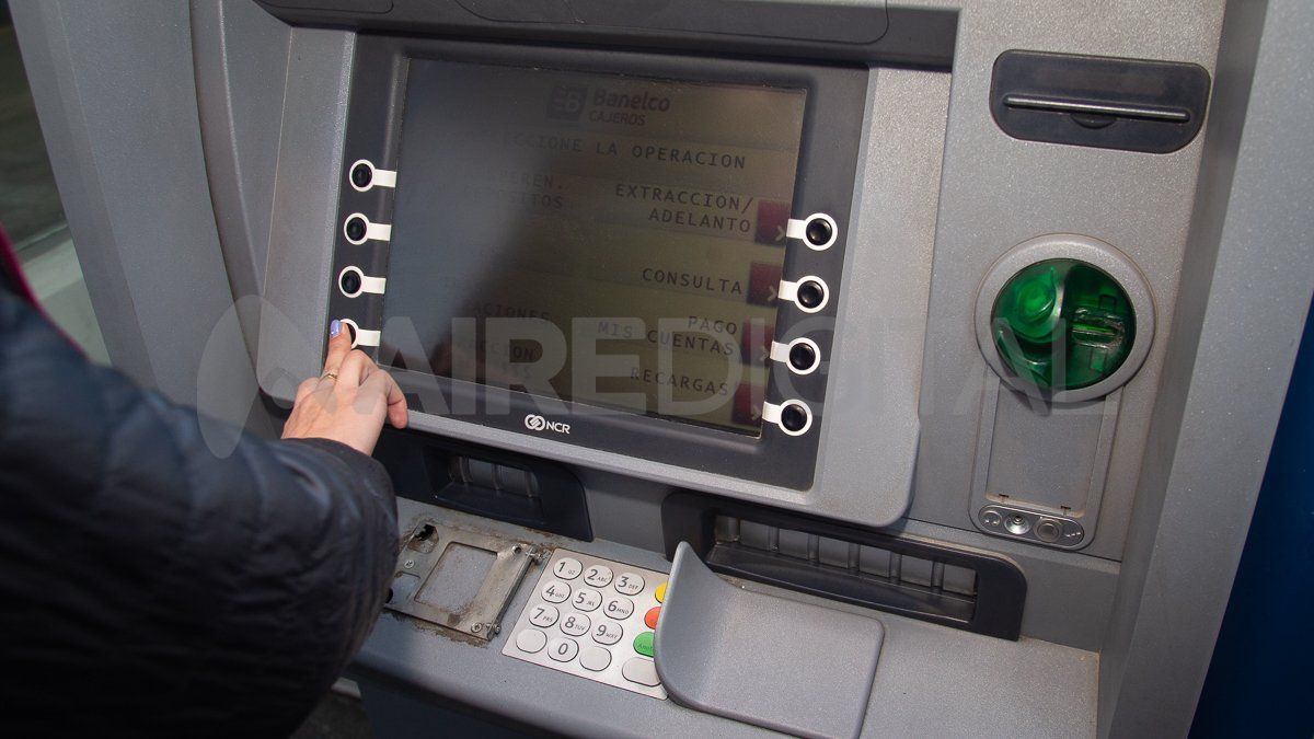 La operación comercial se llevó unas horas después en la sucursal del Banco de Santa Fe.