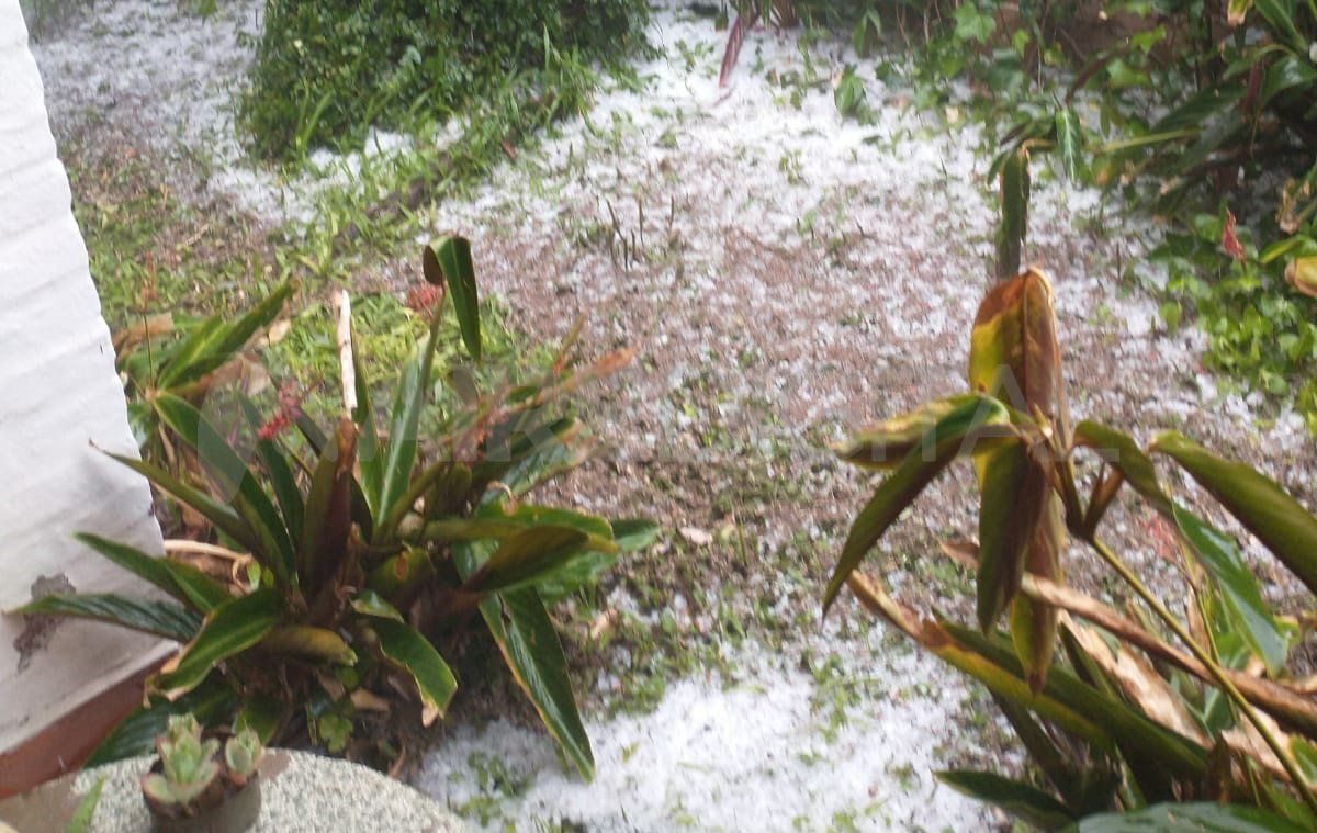 Los oyentes de AIRE compartieron las impactantes imágenes de la tormenta y el granizo en Santa Fe y la región.