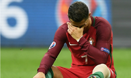 En medio de la conmoción por la histórica derrota, el astro portugués rompió el silencio con un mensaje en sus redes sociales. En medio de la conmoción por la histórica derrota, el astro portugués rompió el silencio con un mensaje en sus redes sociales.