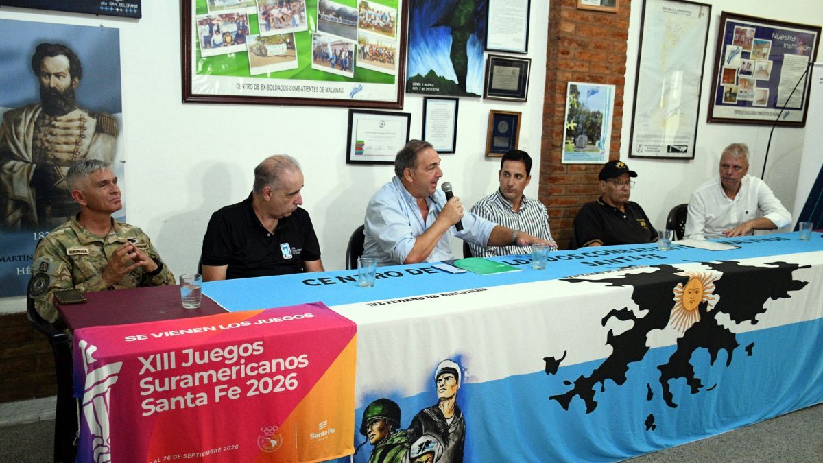En conferencia de prensa, el intendente Poletti invitó a los vecinos a participar de la vigilia. En conferencia de prensa, el intendente Poletti invitó a los vecinos a participar de la vigilia.