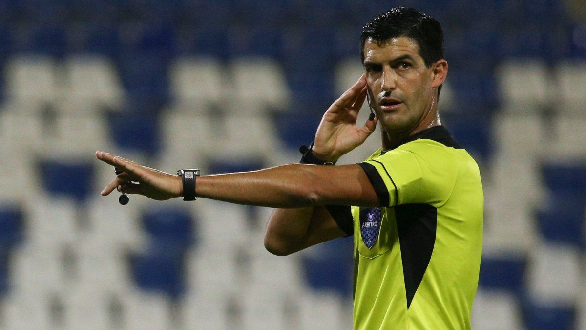 El uruguayo Leodán González dirigirá la final de la Copa Sudamericana entre Lanús y Defensa y Justicia.