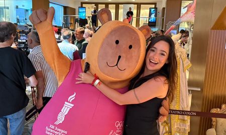 Capi, la mascota de los Juegos Suramericanos, se lució siendo protagonista en el lanzamiento de la temporada cultural de verano de Mar del Plata. Capi, la mascota de los Juegos Suramericanos, se lució siendo protagonista en el lanzamiento de la temporada cultural de verano de Mar del Plata.