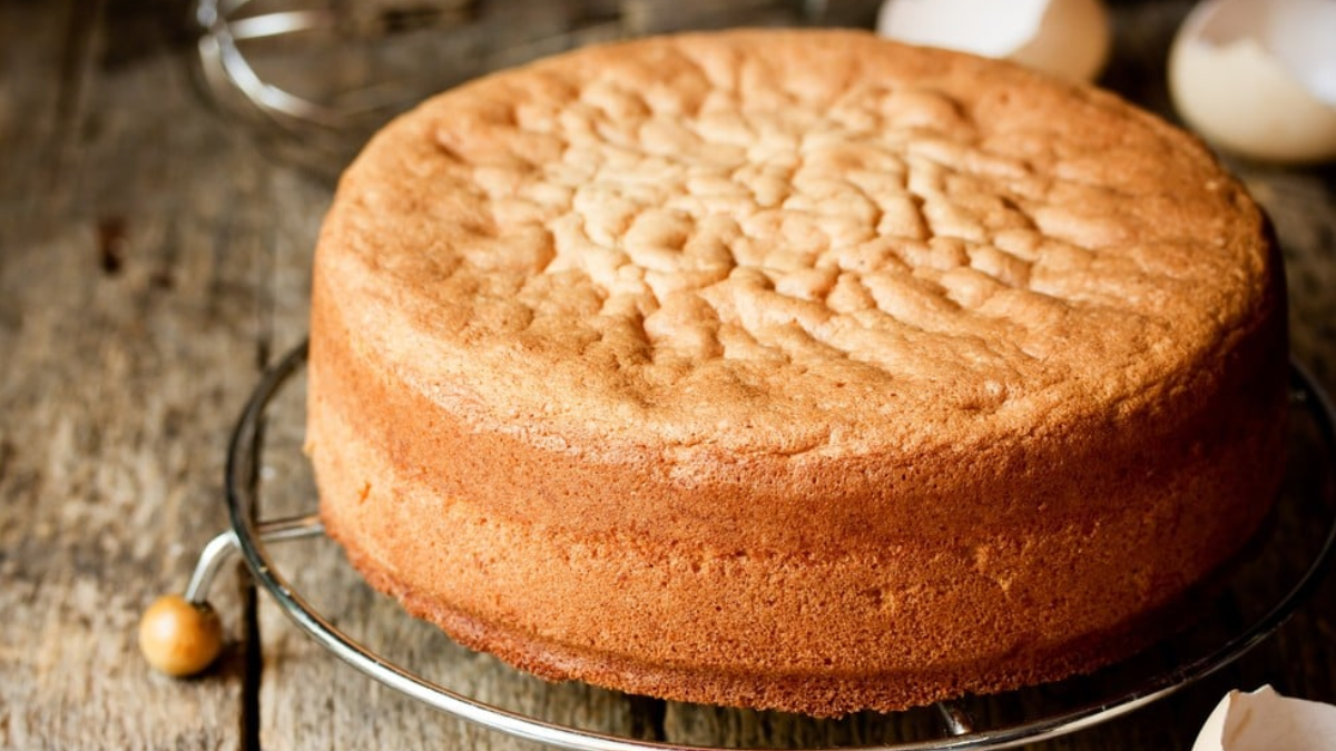 Cómo hacer bizcochuelo de vainilla para postres o tortas de cumpleaños: la receta fácil