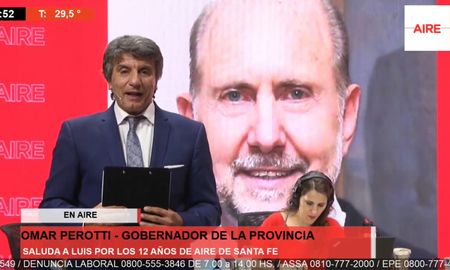 Omar Perotti conversó con Luis Mino este martes y felicitó a Aire de Santa Fe por sus 12 años. Omar Perotti conversó con Luis Mino este martes y felicitó a Aire de Santa Fe por sus 12 años.
