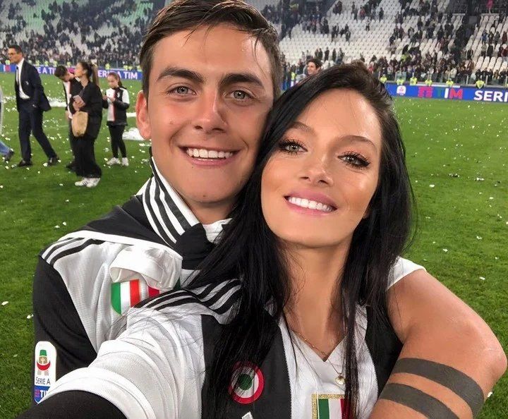 Oriana Sabatini y Paulo Dybala celebran sus tres años juntos.
