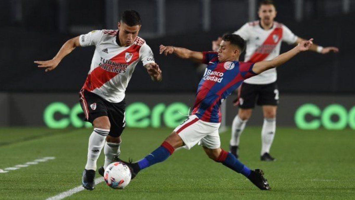 El Club Atlético River Plate busca la cima de la tabla en la Copa de la Liga Profesional 2022.