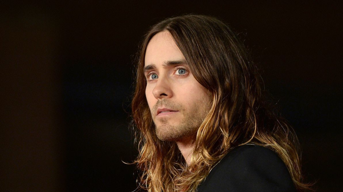 Un nuevo documental de la cadena BBC reunió testimonios y pruebas sobre las denuncias contra Jared Leto.