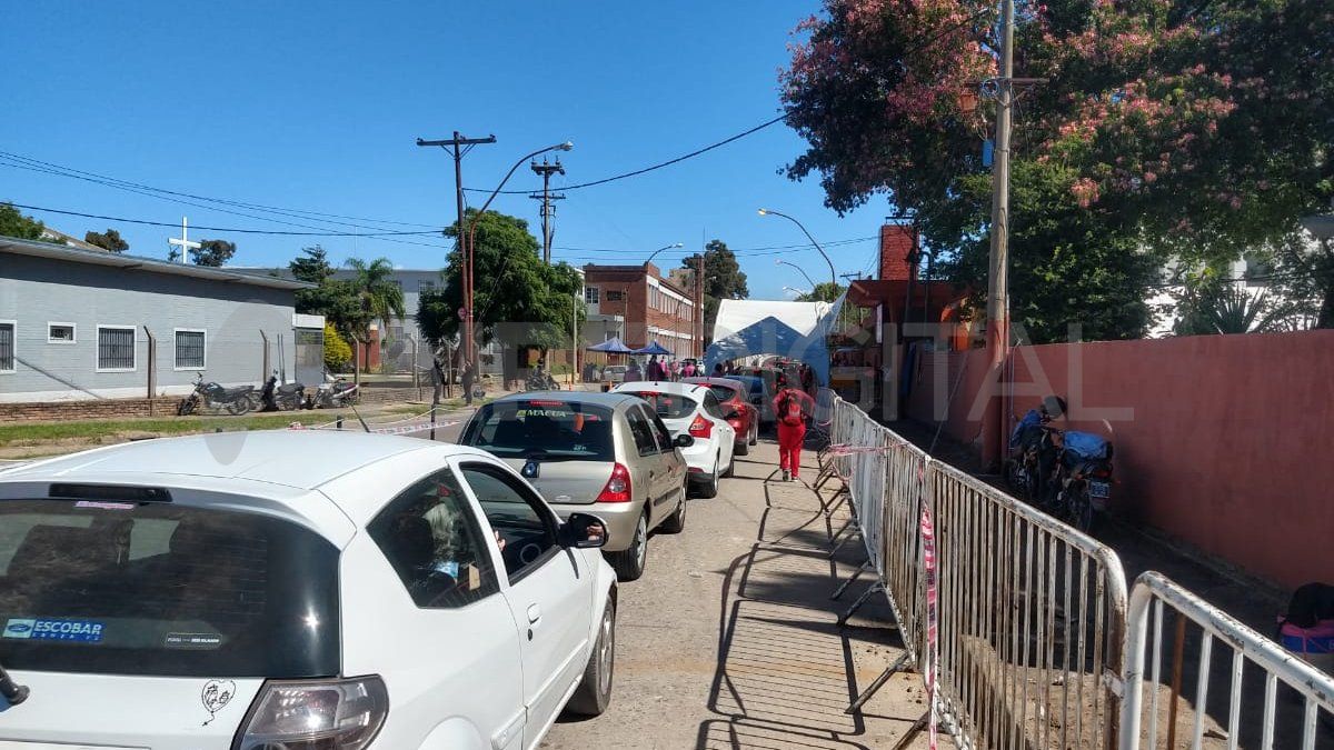 En Santa Fe, el operativo de vacunación de adultos mayores se realiza en la Esquina Encendida.