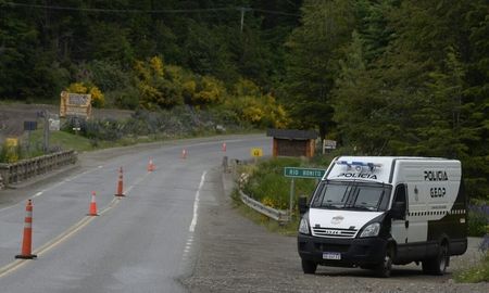 macri ya esta en villa la angostura en medio de operativos de seguridad macri ya esta en villa la angostura en medio de operativos de seguridad