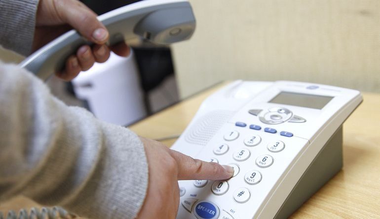 Aumenta el servicio de telefonía fija, que comprende a las llamadas locales e internacionales.