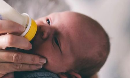 Una beba de 6 meses fue internada este jueves en el Hospital de Niños de La Plata con un cuadro de botulismo del lactante Una beba de 6 meses fue internada este jueves en el Hospital de Niños de La Plata con un cuadro de botulismo del lactante