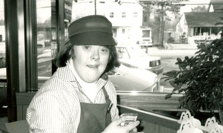 Falleció la admirada mujer con Síndrome de Down que trabajó 32 años en una famosa cadena de comida rápida