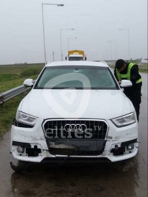 Así quedó el auto de Morena Rial (Twitter: Radio2 AM1230)