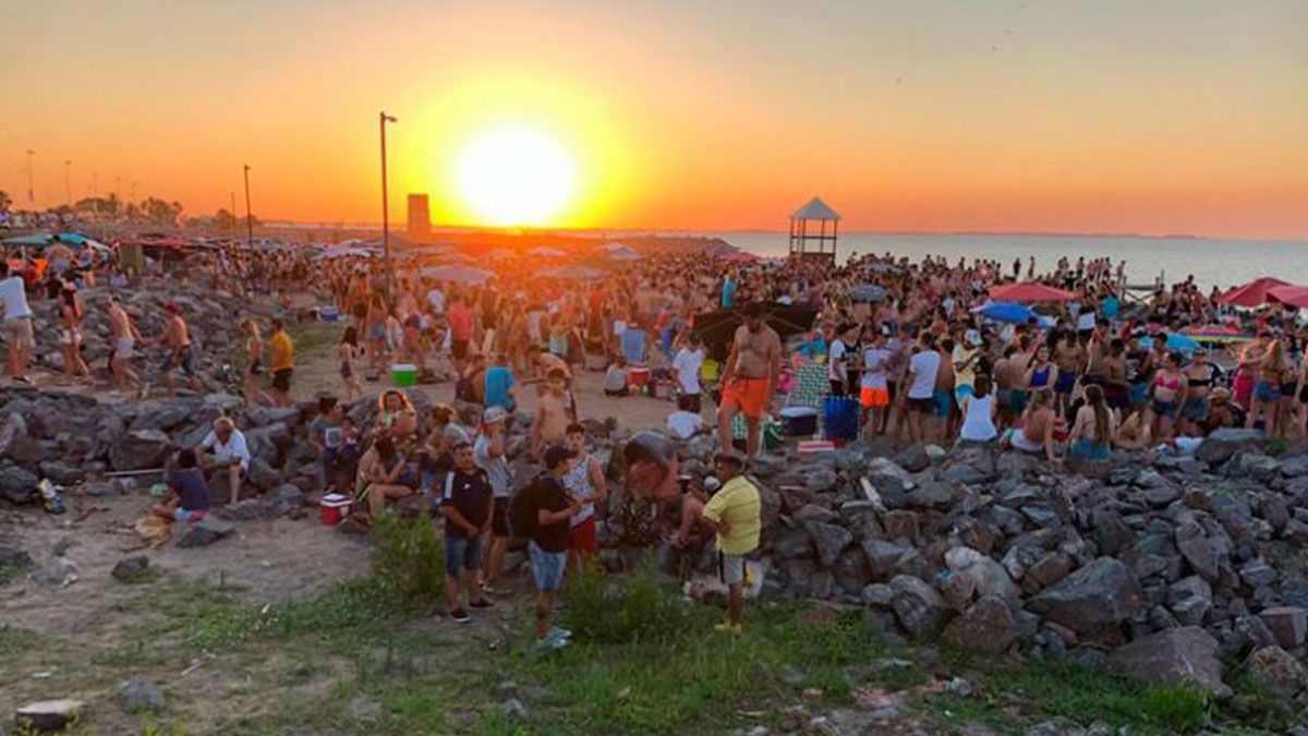 Miramar de Ansenuza es una ciudad con casi 4.000 habitantes a la cual acuden turistas de distintos punto del este provincial de Córdoba como Marull, San Francisco e incluso del oeste de Santa Fe.