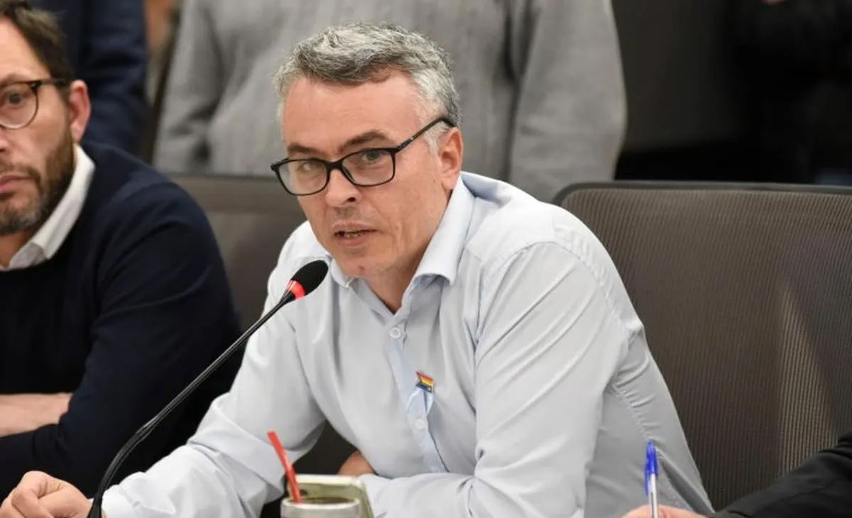 El diputado nacional de Provincias Unidas Esteban Paulón consideró que el desmantelamiento de ANDIS implica un “intento de encubrir la corrupción del “3%” para la alta coimera”, en alusión a Karina Milei.