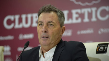 Frank Kudelka es el principal candidato para dirigir a un grande del fútbol argentino