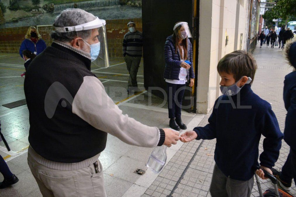 La falta de movimiento, en los meses de aislamiento estricto, se sintió en los chicos. En Rosario, los escuelas primarias retornaron a la presencialidad.